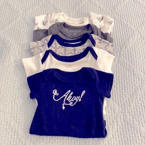 HB nautical bodysuits/ excellent condition/ 0-3 months. 🧸 5 for 25 dollars
